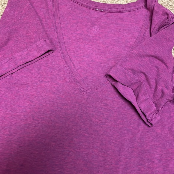 Lululemon roll up sleeve v neck love shirt - Picture 6 of 8